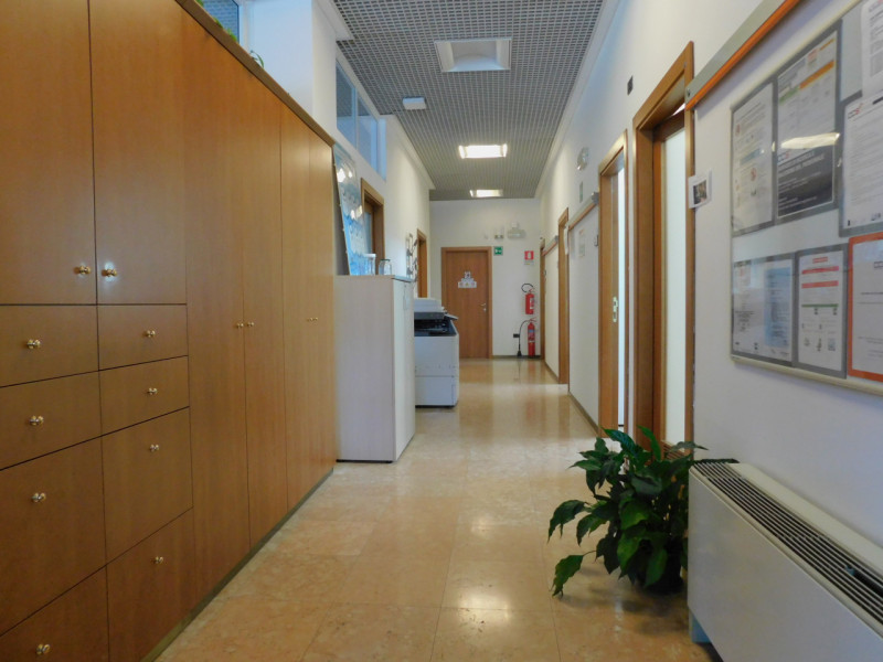 Immagine 3 di Negozio in affitto  in via roma a Selvazzano Dentro