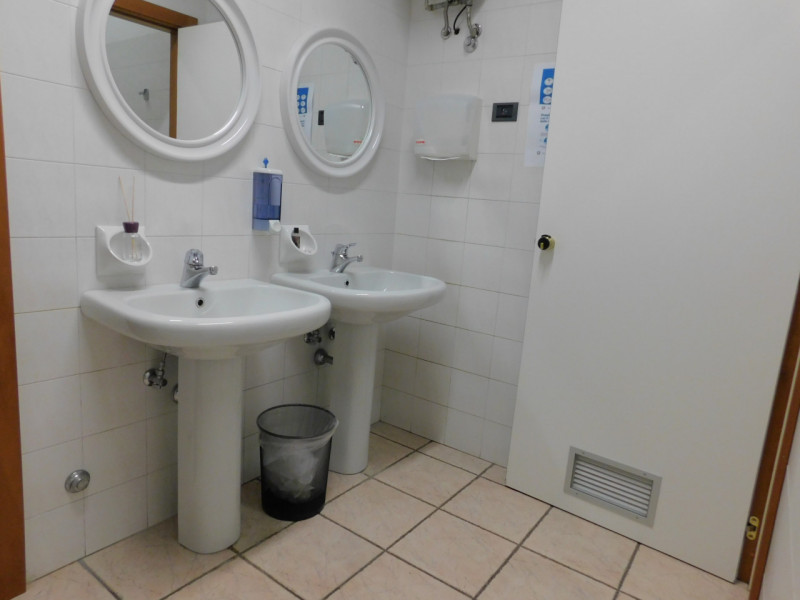 Immagine 4 di Negozio in affitto  in via roma a Selvazzano Dentro