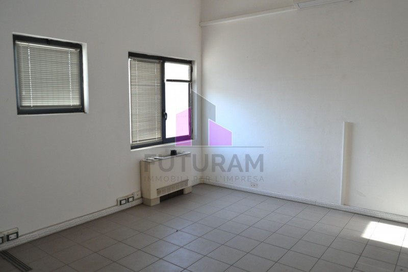 Immagine 4 di Ufficio in affitto  in statale del santo a Limena