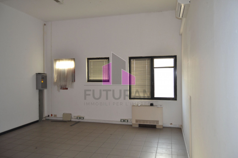 Immagine 5 di Ufficio in affitto  in statale del santo a Limena