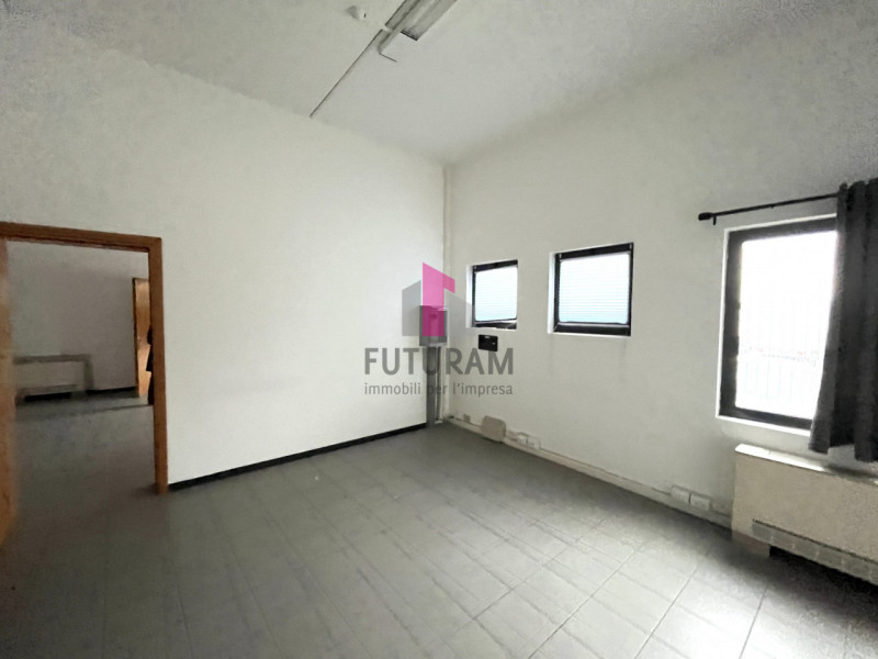 Immagine 7 di Ufficio in affitto  in statale del santo a Limena