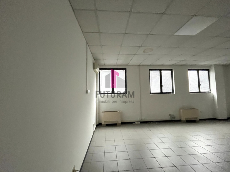 Immagine 10 di Ufficio in affitto  in statale del santo a Limena