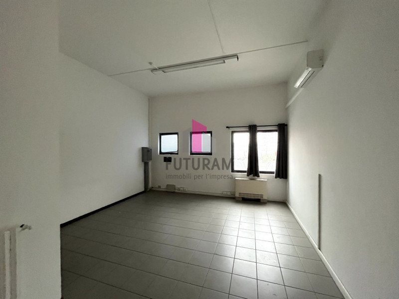 Immagine 14 di Ufficio in affitto  in statale del santo a Limena