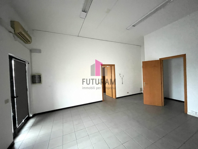 Immagine 18 di Ufficio in affitto  in statale del santo a Limena