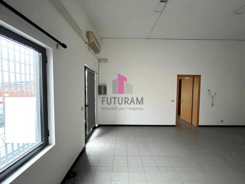 Immagine 19 di Ufficio in affitto  in statale del santo a Limena