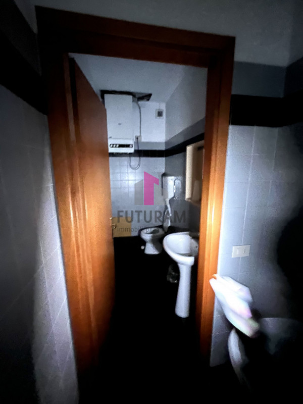 Immagine 23 di Ufficio in affitto  in statale del santo a Limena