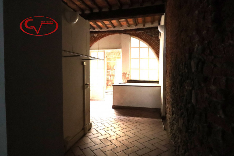 Immagine 5 di Negozio in vendita  in Via Roma a Montevarchi