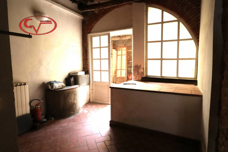 Immagine 6 di Negozio in vendita  in Via Roma a Montevarchi