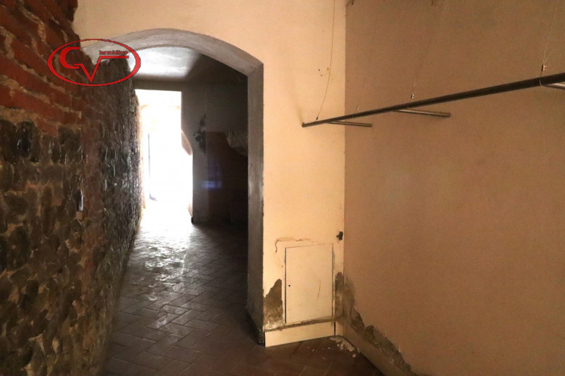 Immagine 10 di Negozio in vendita  in Via Roma a Montevarchi