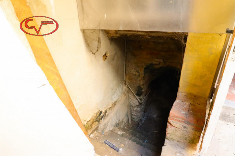 Immagine 15 di Negozio in vendita  in Via Roma a Montevarchi