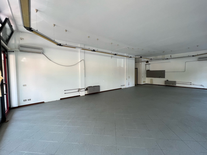 Immagine 3 di Negozio in affitto  in via della provvidenza 45 a Rubano