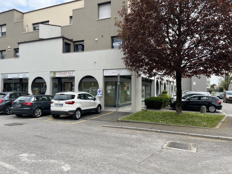Immagine 11 di Negozio in affitto  in via della provvidenza 45 a Rubano
