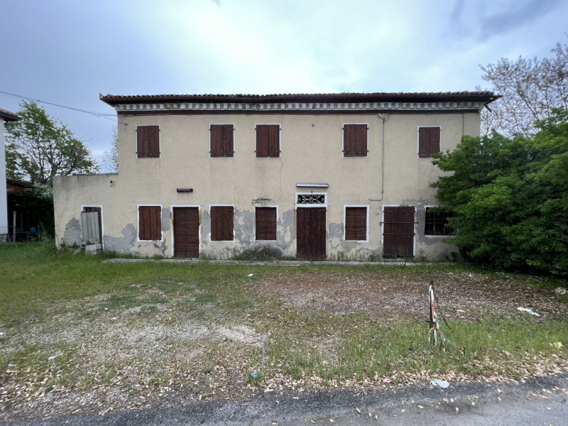 Immagine 2 di Rustico / casale in vendita  in via ponte tezze a Rovolon