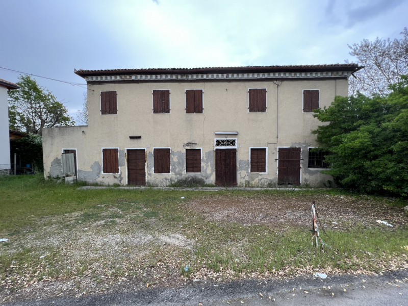 Immagine 3 di Rustico / casale in vendita  in via ponte tezze a Rovolon