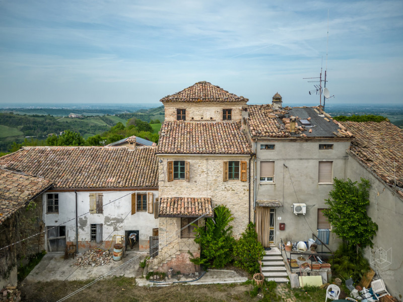 Immagine 2 di Rustico / casale in vendita  in ca Paolini a Medesano