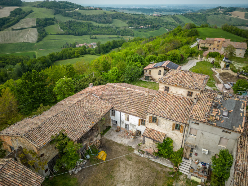 Immagine 5 di Rustico / casale in vendita  in ca Paolini a Medesano