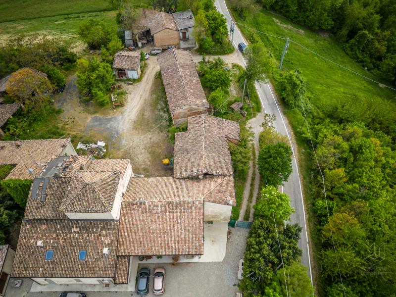 Immagine 8 di Rustico / casale in vendita  in ca Paolini a Medesano
