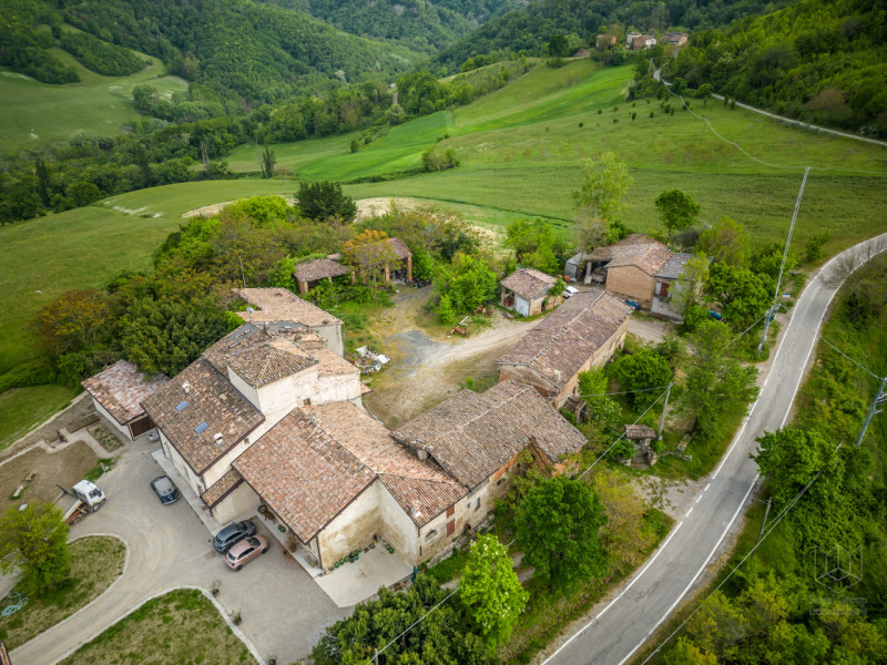 Immagine 9 di Rustico / casale in vendita  in ca Paolini a Medesano