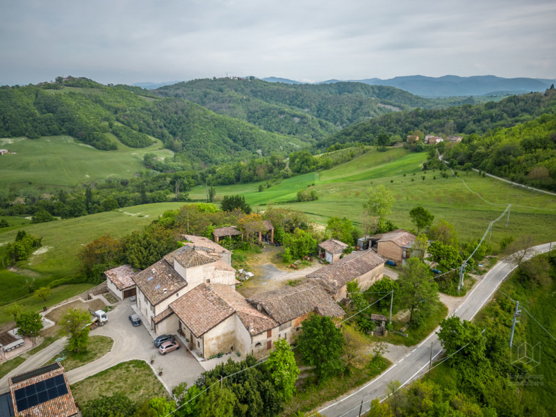 Immagine 10 di Rustico / casale in vendita  in ca Paolini a Medesano