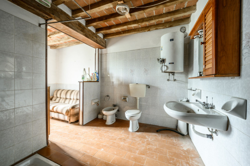 Immagine 26 di Rustico / casale in vendita  in ca Paolini a Medesano