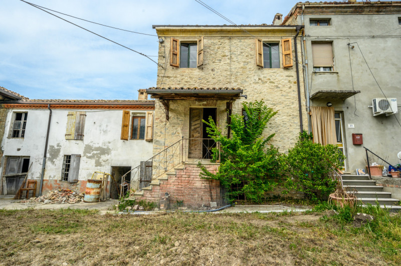 Immagine 42 di Rustico / casale in vendita  in ca Paolini a Medesano