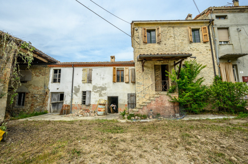 Immagine 44 di Rustico / casale in vendita  in ca Paolini a Medesano