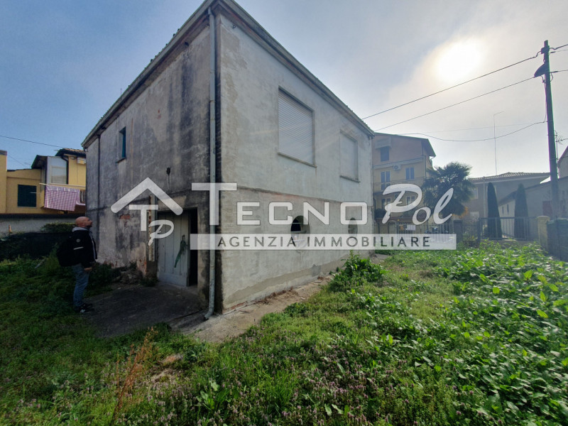 Immagine 2 di Rustico / casale in vendita  a Padova
