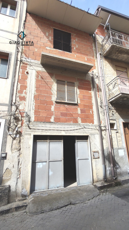 Immagine 1 di Casa indipendente in vendita  in via Firenze n.09 a Palagonia