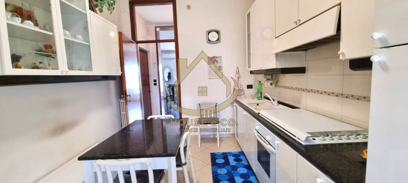 Immagine 18 di Appartamento in vendita  in Vigevano - Corso Genova 2 a Vigevano