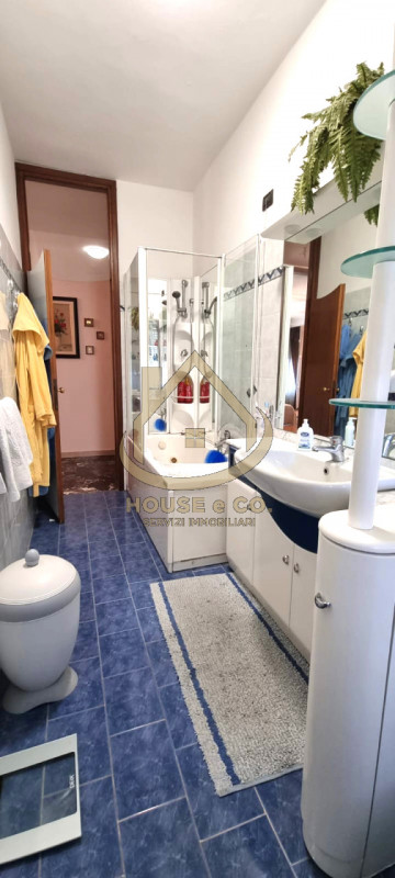 Immagine 31 di Appartamento in vendita  in Vigevano - Corso Genova 2 a Vigevano