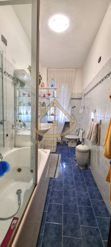 Immagine 34 di Appartamento in vendita  in Vigevano - Corso Genova 2 a Vigevano