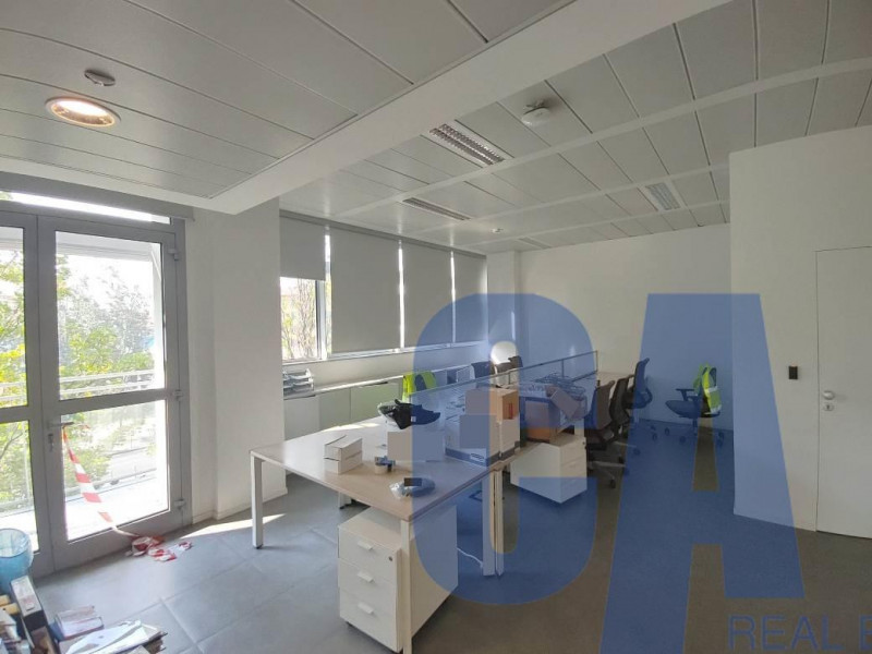 Immagine 2 di Ufficio in affitto  in VIA BAZZI CARLO a Milano