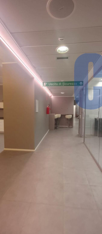 Immagine 12 di Ufficio in affitto  in VIA BAZZI CARLO a Milano