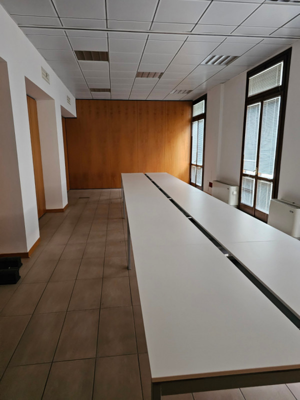 Immagine 2 di Ufficio in vendita  in piazza insurrezione a Padova