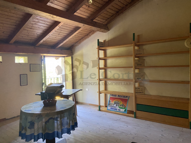 Immagine 14 di Rustico / casale in vendita  a Sarego