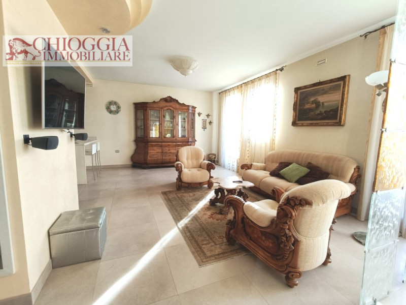 Immagine 3 di Casa bifamiliare in vendita  in Via San Giuseppe a Chioggia