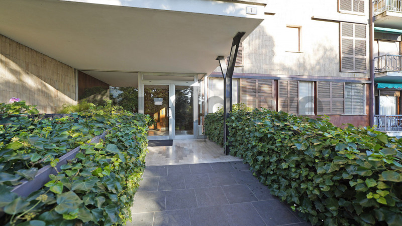 Immagine 2 di Appartamento in vendita  a Gardone Riviera