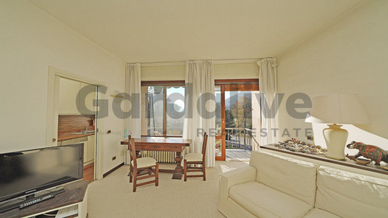 Immagine 3 di Appartamento in vendita  a Gardone Riviera