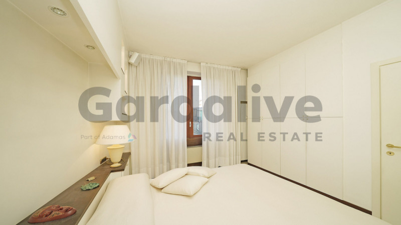 Immagine 8 di Appartamento in vendita  a Gardone Riviera