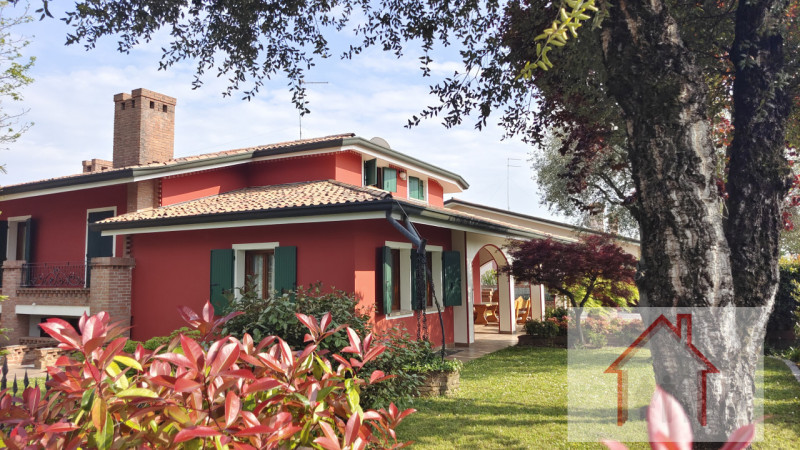 Immagine 3 di Villa in vendita  a Arcade
