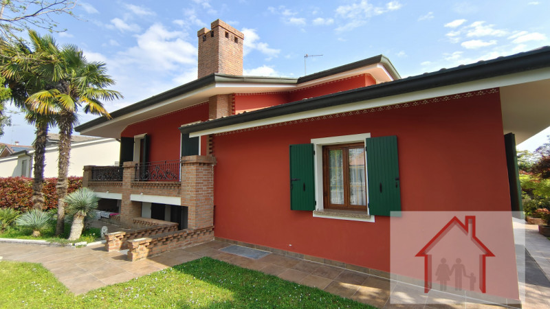 Immagine 4 di Villa in vendita  a Arcade
