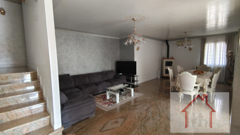 Immagine 16 di Villa in vendita  a Arcade