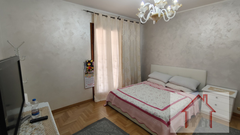 Immagine 22 di Villa in vendita  a Arcade