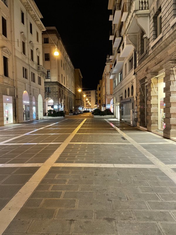 Immagine 3 di Attività commerciale in vendita  in Piazza delle Erbe a Padova