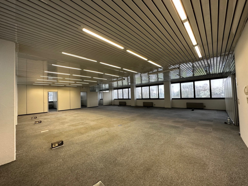 Immagine 2 di Laboratorio in affitto  in Via IV Novembre a Settimo Milanese