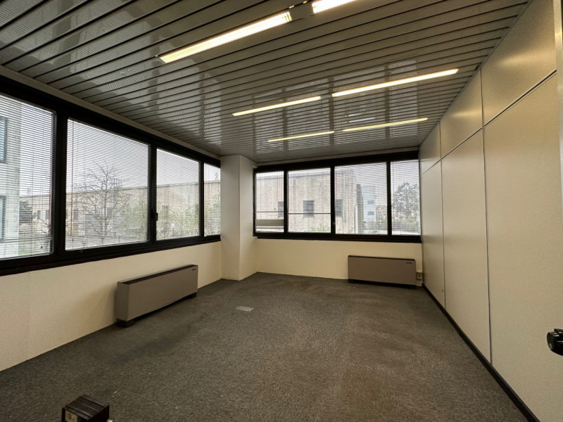 Immagine 4 di Laboratorio in affitto  in Via IV Novembre a Settimo Milanese