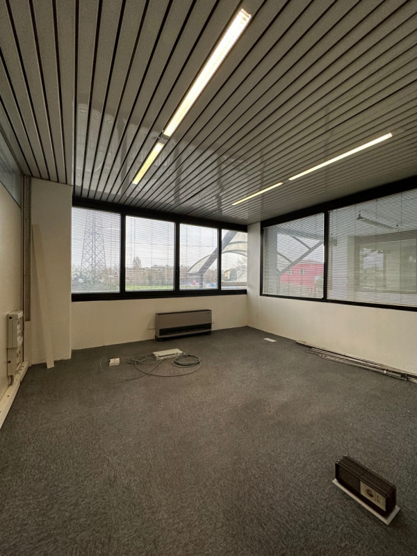 Immagine 8 di Laboratorio in affitto  in Via IV Novembre a Settimo Milanese