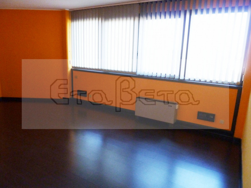 Immagine 11 di Ufficio in vendita  in Corso Stati Uniti a Padova
