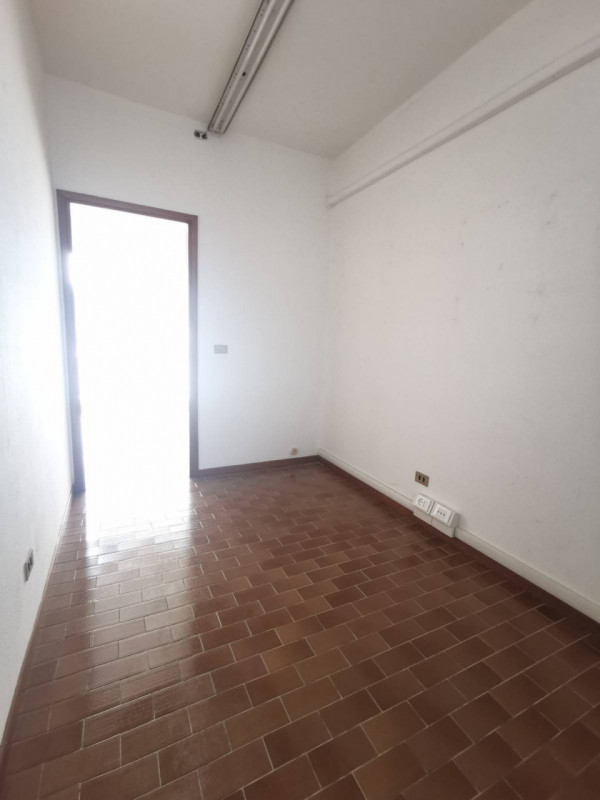 Immagine 4 di Negozio in affitto  in via P.B. Longo a Curtarolo