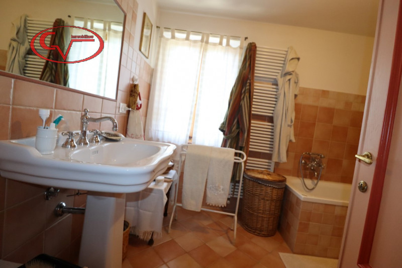 Immagine 38 di Villa in vendita  in vald'ambra a Bucine